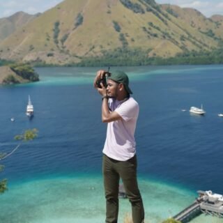 Gaya Sedang Memotret