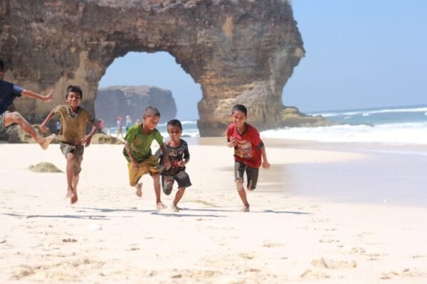 pantai mbawana sumba