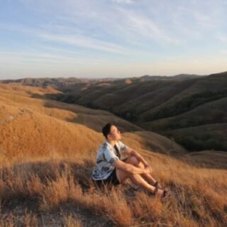 bukit warinding sumba