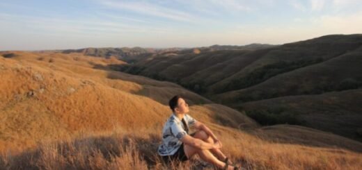 bukit warinding sumba