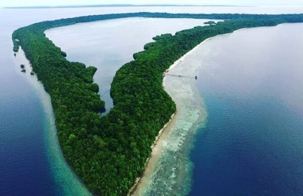 danau kakaban kalimantan timur