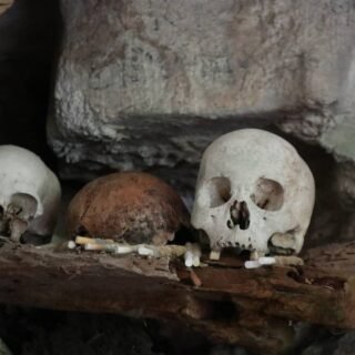 tempat wisata mistis di indonesia berupa kawasan pemakaman