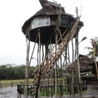 Rumah Adat Sebujit