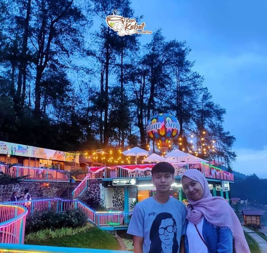 Suasana Kopi Kabut Malam hari