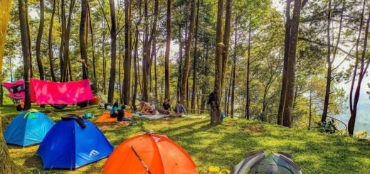 camping di Puncak Langit