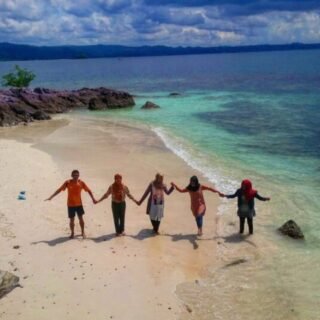 Pantai pulau Tangkil