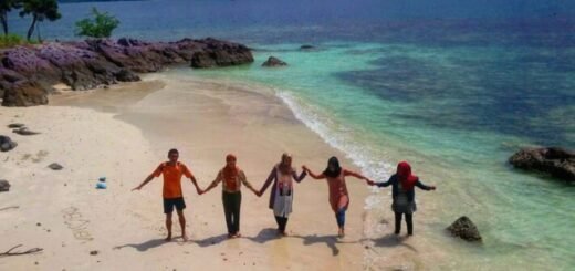 Pantai pulau Tangkil