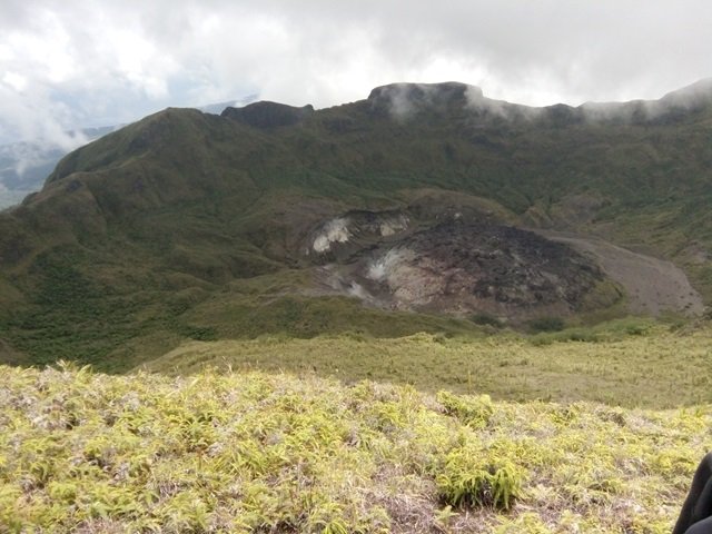 Puncak kawah Gunung Awu