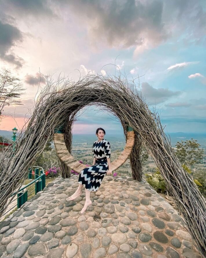 Spot Selfie di Mata Langit by Plataran Magelang