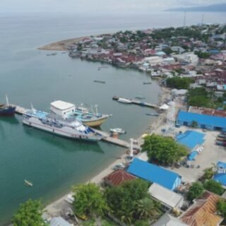 pelabuhan laut sanana