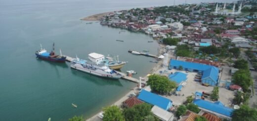 pelabuhan laut sanana