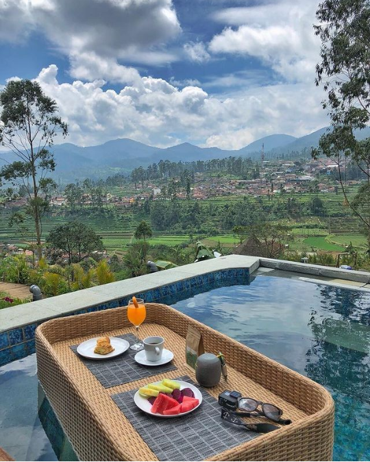 Fasilitas Kolam Renang Bubu Jungle Resort Ciwidey