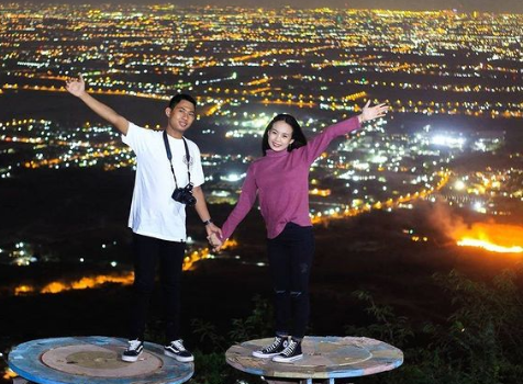 View Malam Hari Puncak Puthuk Kembar Mojokerto
