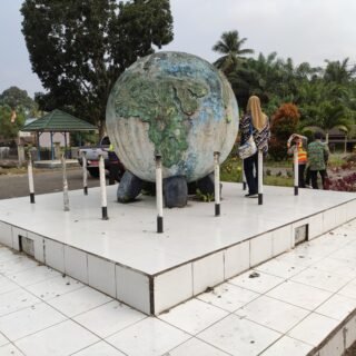 Lokasi Tugu Khatulistiwa Kinali Pasaman Barat