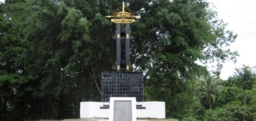 Tugu Khatulistiwa Tumbang Olong