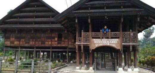 Rumah Adat Mandar