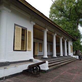 Istana Mini Banda Neira tampak dari samping