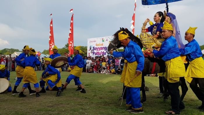 Sayyang Pattudu - Upacara Adat Sulawesi