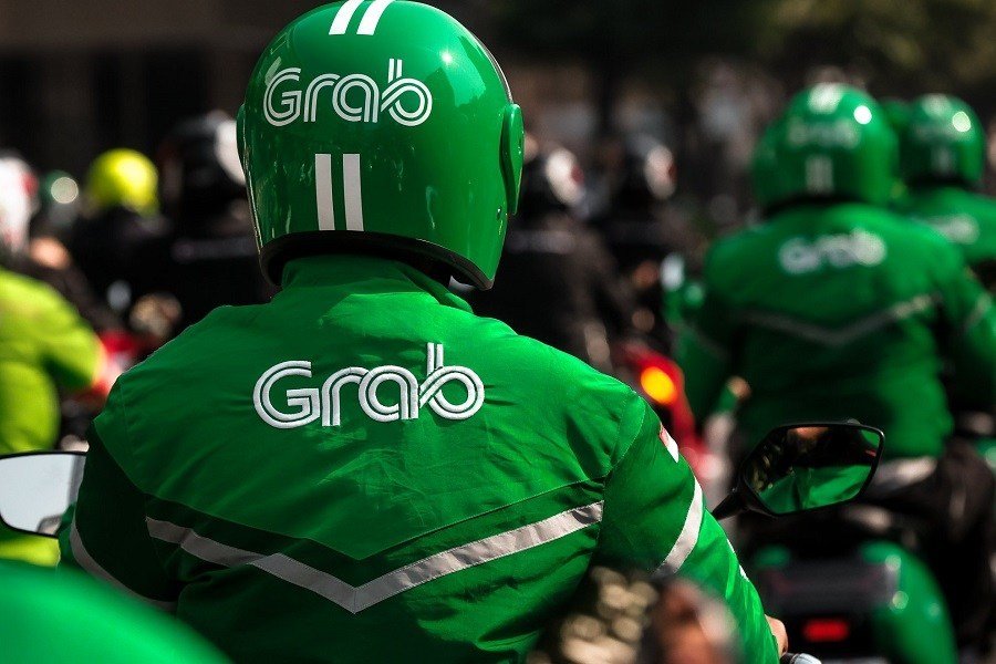 Aplikasi Online Transportation (Gojek/ Grab)