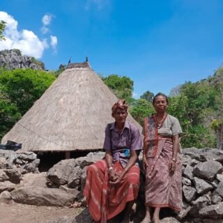 Kepala suku Kampung Tamkesi