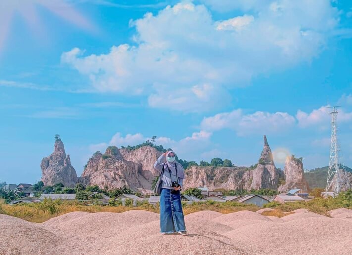 Pantai Gunung Kunyit