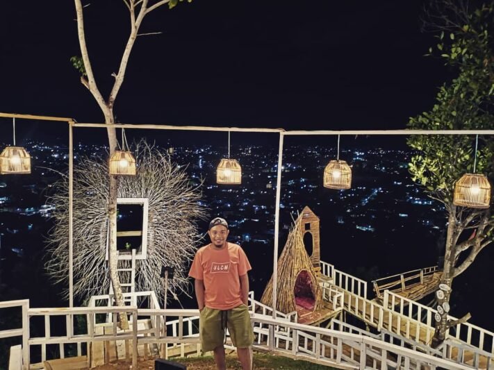 Puncak 30 Sidomulyo Samarinda saat malam hari