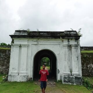 gerbang masuk benteng nasau