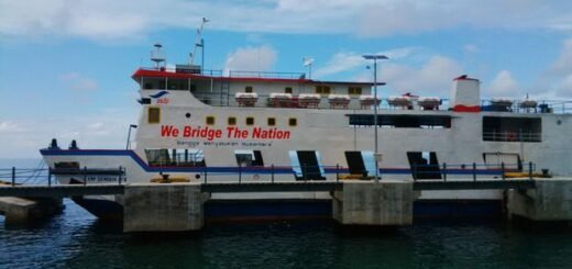 Kapal Roro KMP Cengkih Dari Dolong Ke Marisa