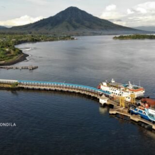 Pelabuhan penyeberangan Ferry gorua Tobelo