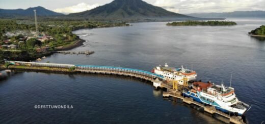Pelabuhan penyeberangan Ferry gorua Tobelo