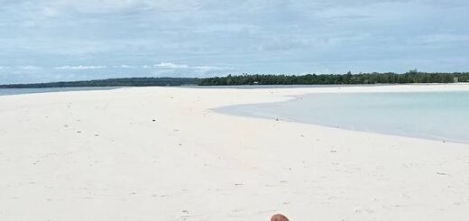 pantai ngurtavur pulau kei