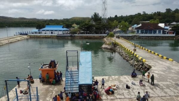 pelabuhan namlea maluku