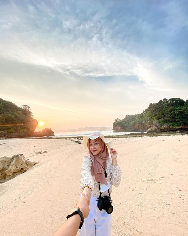 Pantai Batu Bengkung