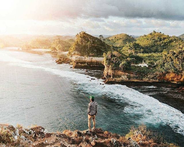 Pantai Batu Bengkung malang