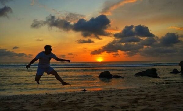 Sunset di Pantai Batu Bengkung Malang