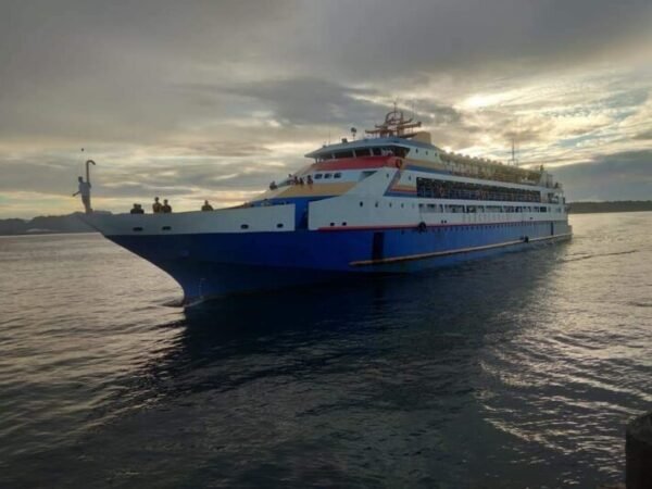 kapal laut km barcelona 1