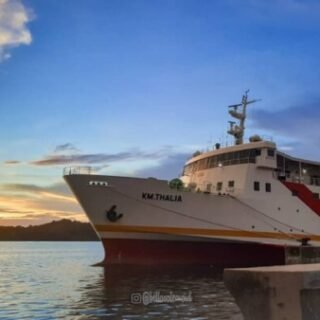 km thalia di pelabuhan nusantara parepare
