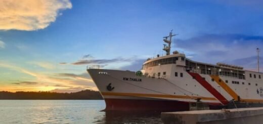 km thalia di pelabuhan nusantara parepare