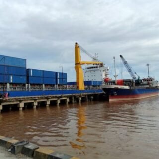 pelabuhan Pomako di timika