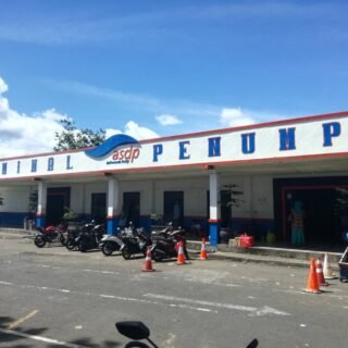 terminal penumang Pelabuhan Feri Bastiong Ternate
