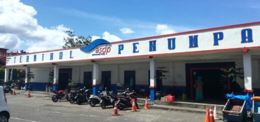 terminal penumang Pelabuhan Feri Bastiong Ternate