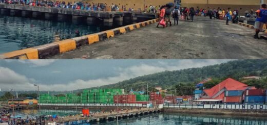 KM Sinabung di Pelabuhan Manokwari