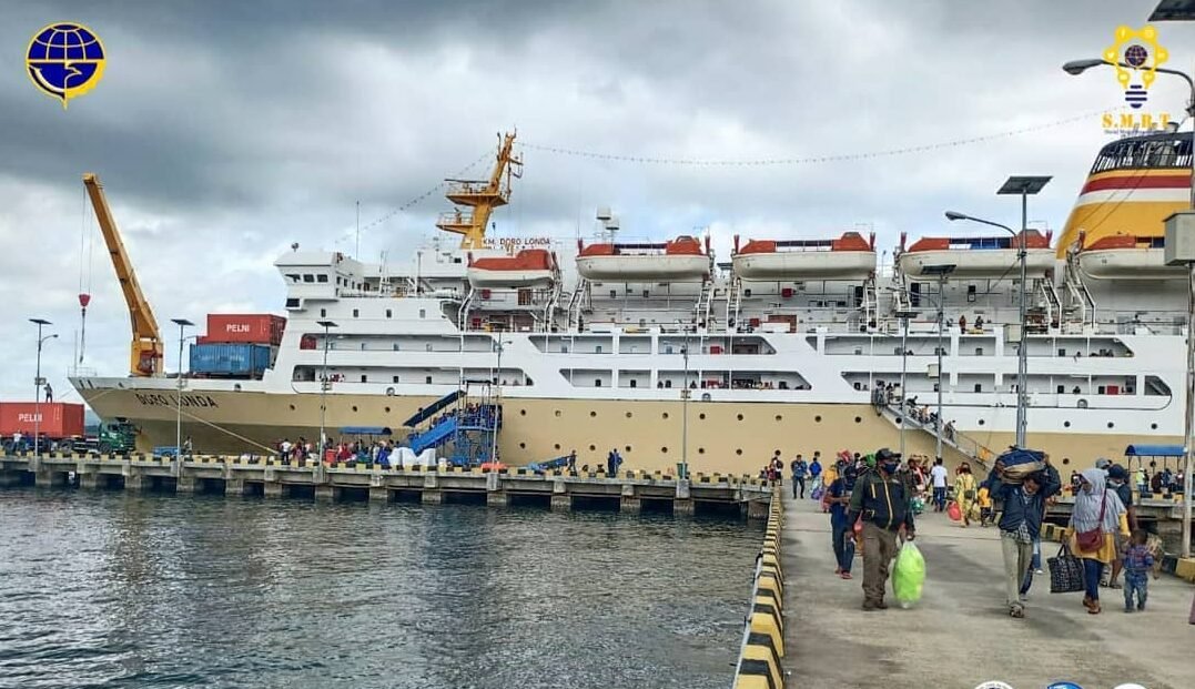 Kapal Pelni Dari Baubau