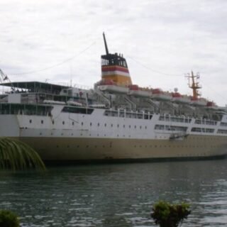 Kapal pelni km Lambelu