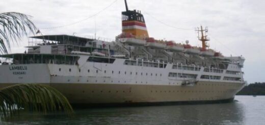 Kapal pelni km Lambelu