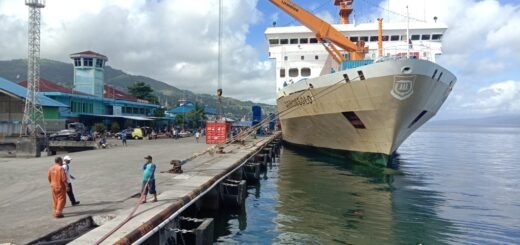 Pelabuhan Yosudarso Ambon