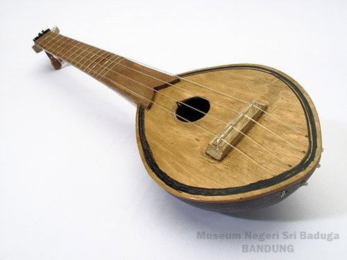 Alat musik tradisional yang berasal dari maluku adalah