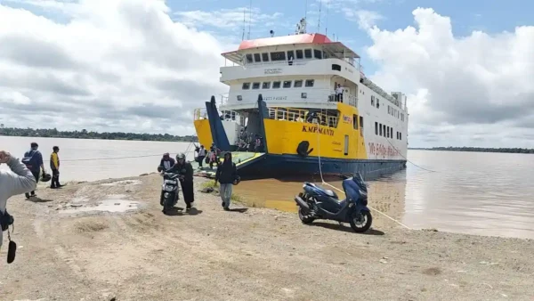 kapal feri KMP Manta