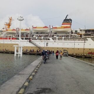 kapal pelni Km Leuser