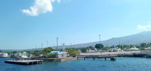 pelabuhan kota Maumere